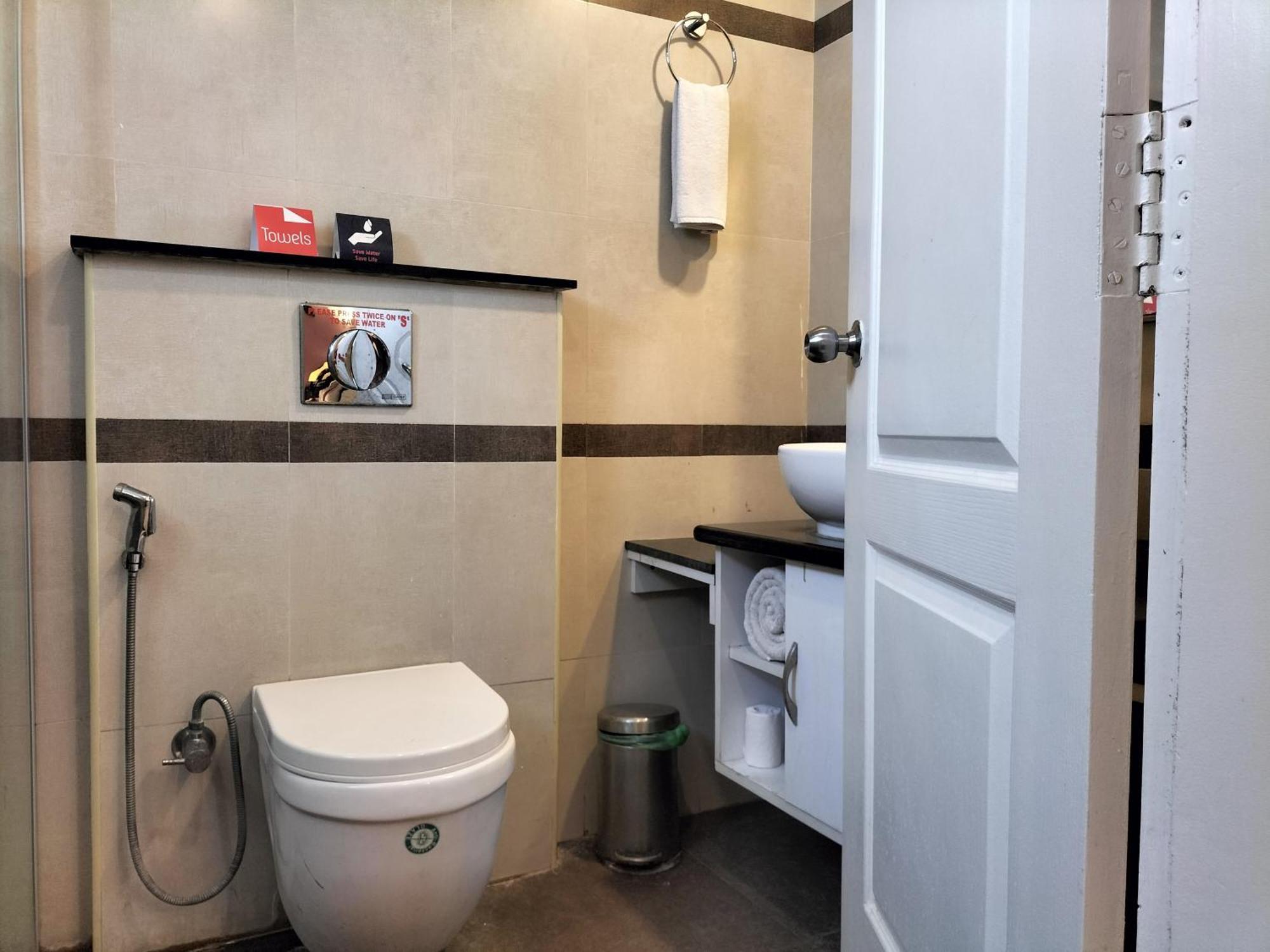 Zip By Spree Hotels Surabi International Vellore Buitenkant foto