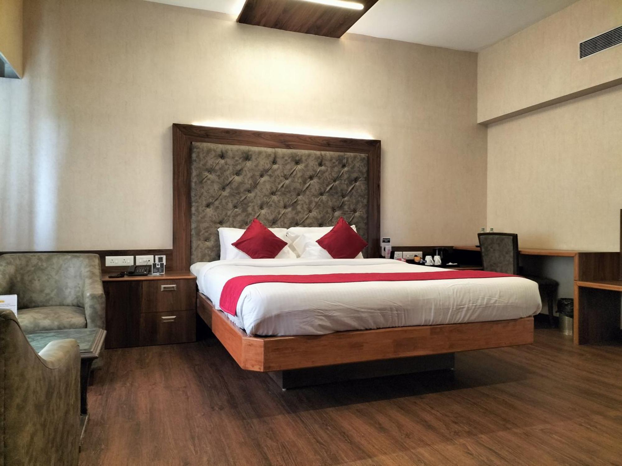 Zip By Spree Hotels Surabi International Vellore Buitenkant foto