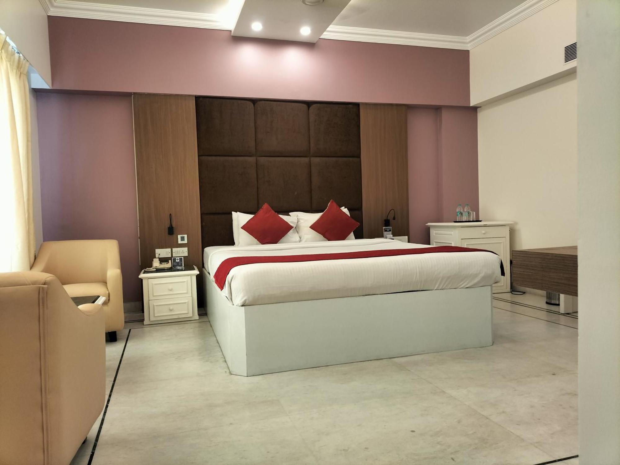 Zip By Spree Hotels Surabi International Vellore Buitenkant foto