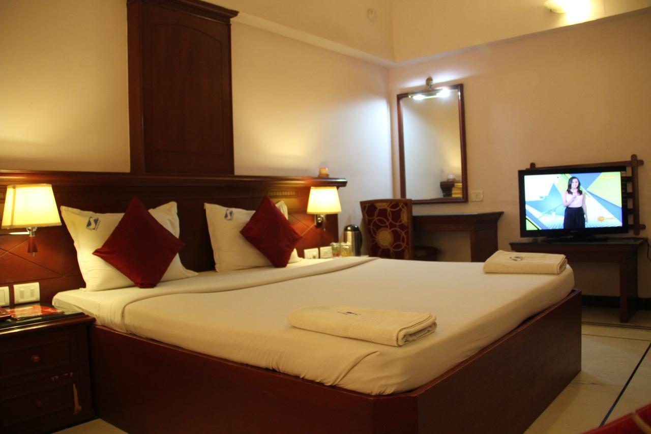 Zip By Spree Hotels Surabi International Vellore Buitenkant foto