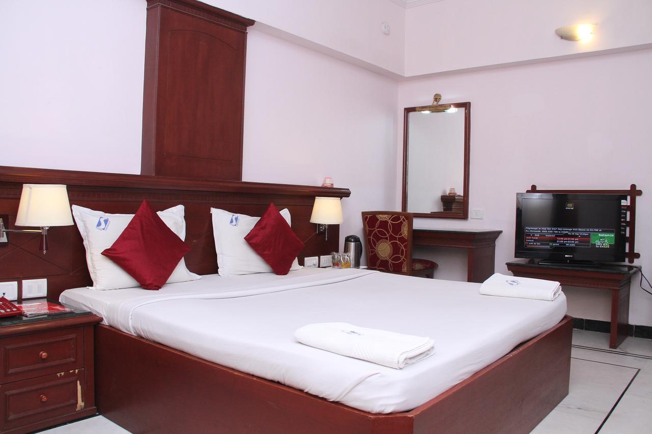 Zip By Spree Hotels Surabi International Vellore Buitenkant foto